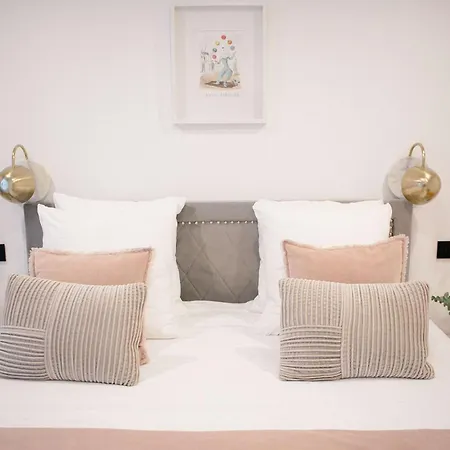 Marais - My Showroom *